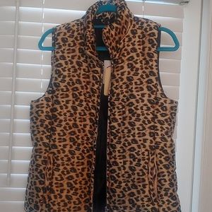 NWT Cheetah print lined Womens size medium vest.